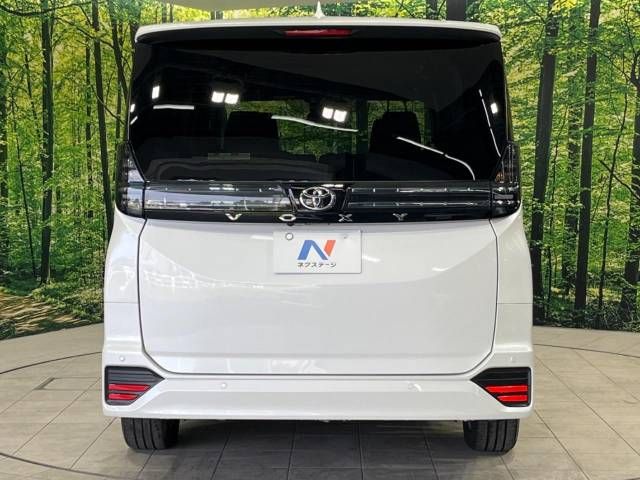Toyota VOXY 2023-02 20245-16