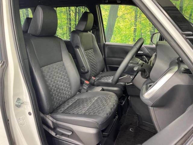 Toyota VOXY 2023-02 20245-8
