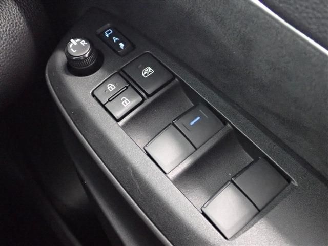 Toyota YARIS CROSS 2022-10 12773-21