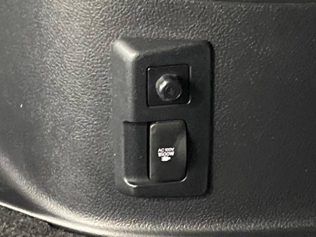 Toyota VOXY HYBRID 2018-11 184849-5