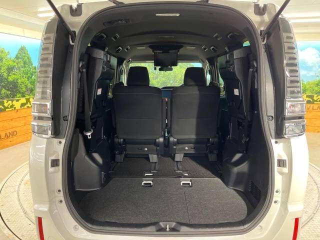 Toyota VOXY HYBRID 2018-11 184849-10