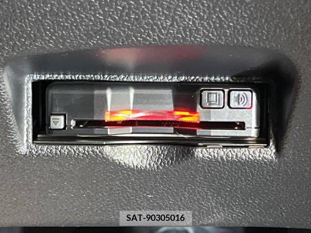 Toyota PRIUS 2017-08 322304-7