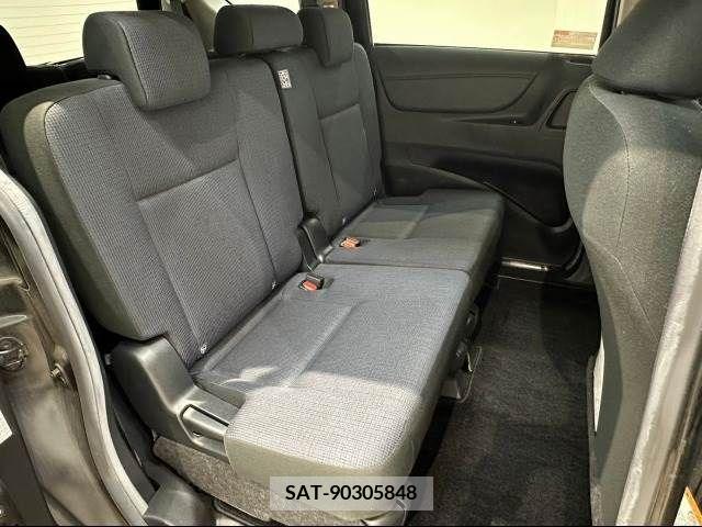 Toyota SIENTA 2017-06 222118-5