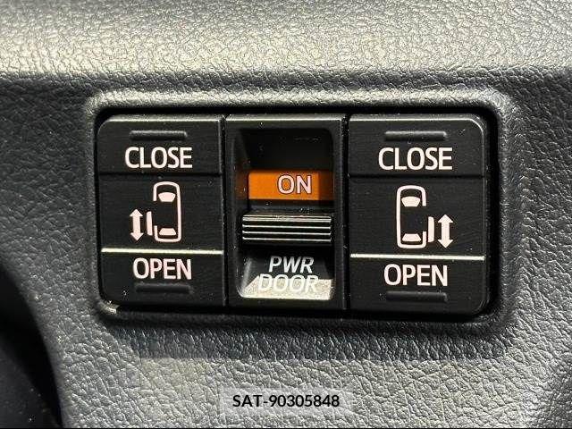 Toyota SIENTA 2017-06 222118-7