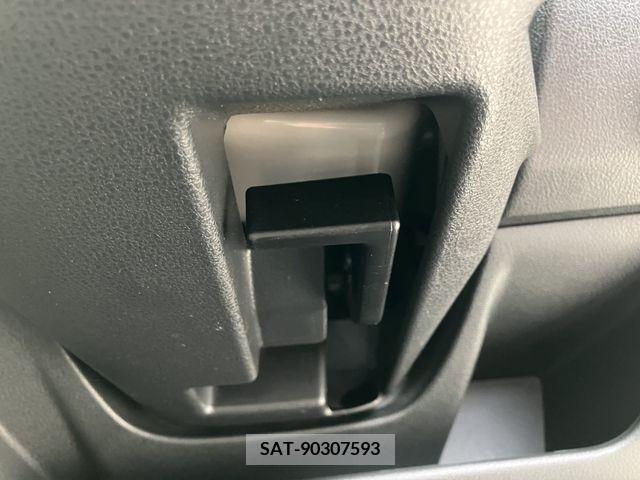 Nissan NOTE 2020-04 381669-21