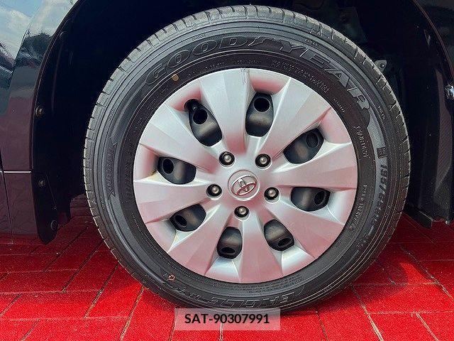 Toyota VOXY 2013-07 370355-26
