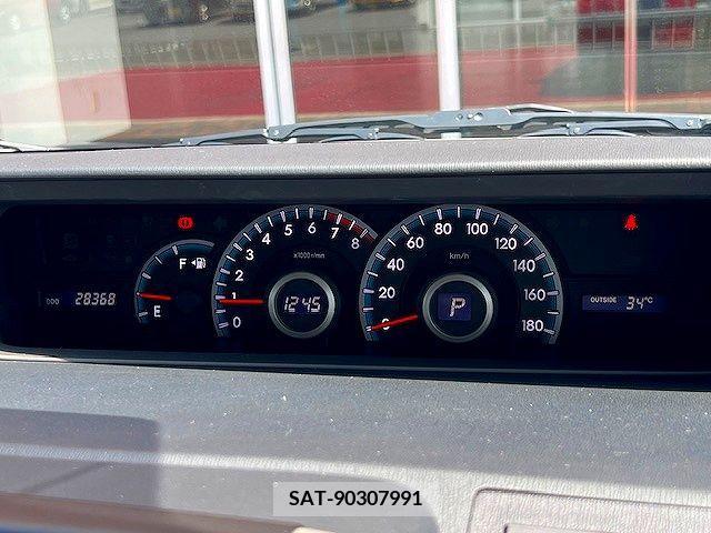 Toyota VOXY 2013-07 370355-7