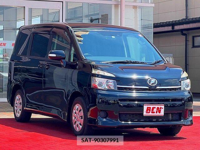 Toyota VOXY 2013-07 370355-6