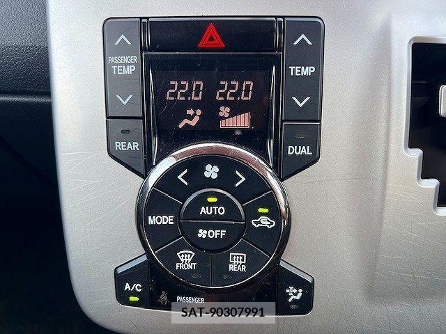 Toyota VOXY 2013-07 370355-14