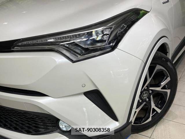 Toyota C-HR 2017-06 217308-12