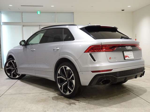 Audi RS Q8 2021-02 22040-5
