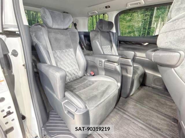 Toyota VELLFIRE 2017-10 369693-9