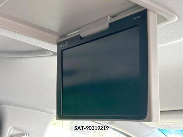Toyota VELLFIRE 2017-10 369693-2
