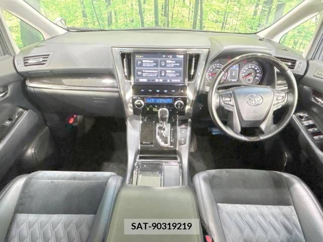 Toyota VELLFIRE 2017-10 369693-1