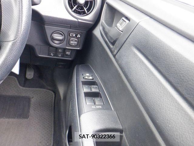 Toyota COROLLA AXIO 2017-09 203842-11