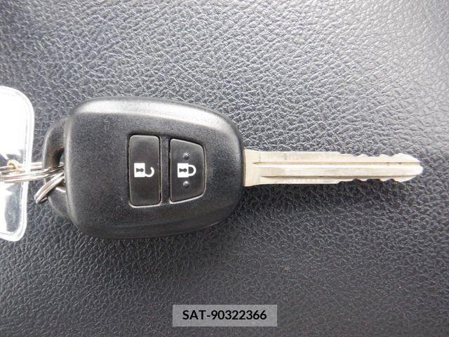 Toyota COROLLA AXIO 2017-09 203842-18
