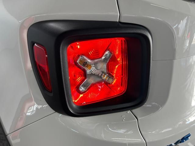 Jeep RENEGADE 2022-06 24387-8