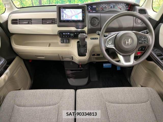 Honda N BOX 2019-03 215106-1