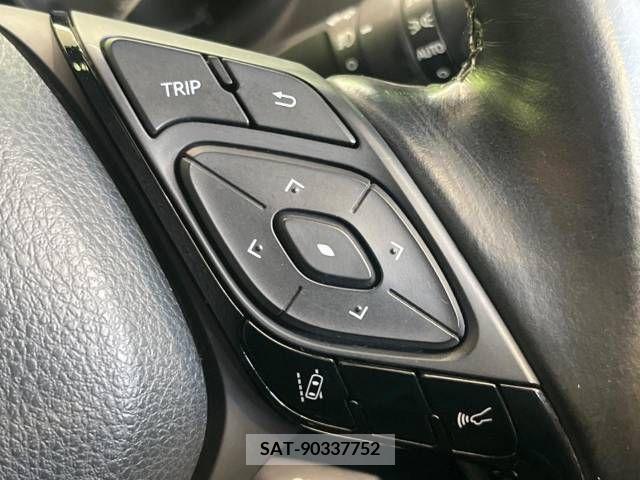 Toyota C-HR 2017-10 323016-4