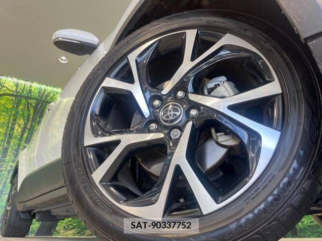 Toyota C-HR 2017-10 323016-13