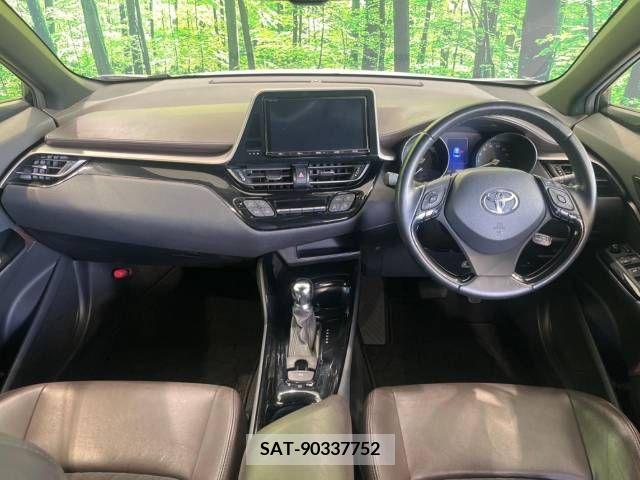 Toyota C-HR 2017-10 323016-1