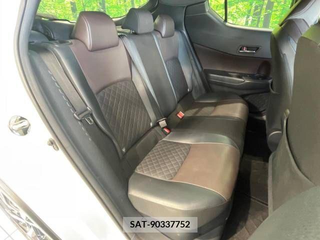 Toyota C-HR 2017-10 323016-9