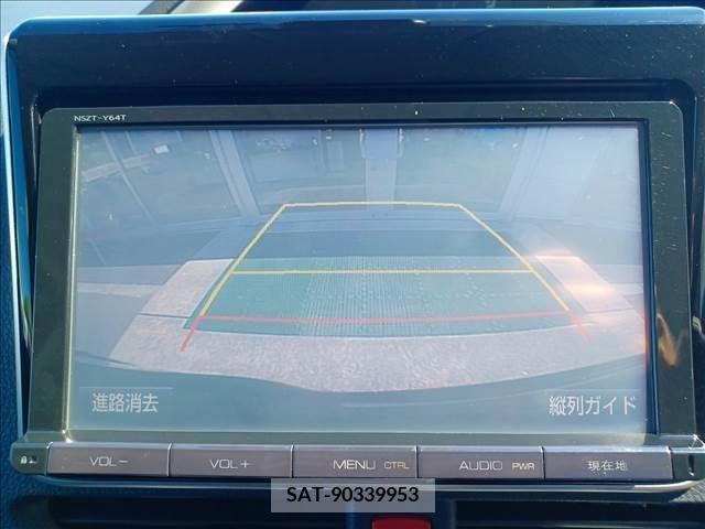 Toyota VOXY 2016-03 370325-8