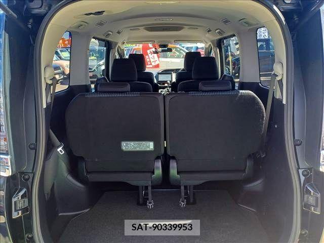Toyota VOXY 2016-03 370325-6