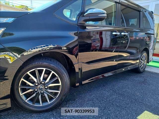 Toyota VOXY 2016-03 370325-28