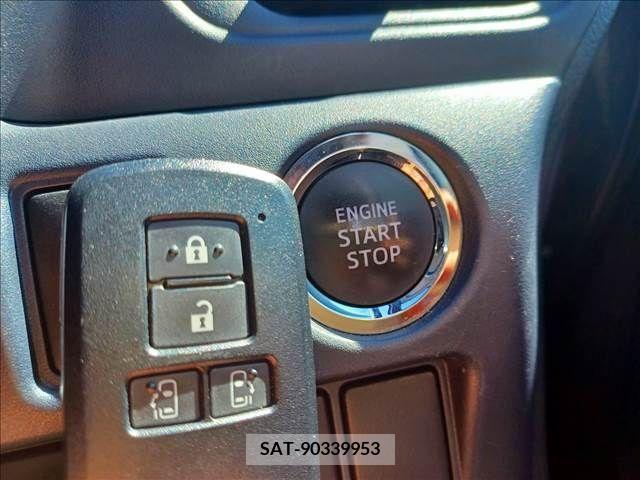 Toyota VOXY 2016-03 370325-17
