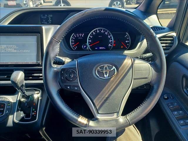 Toyota VOXY 2016-03 370325-16
