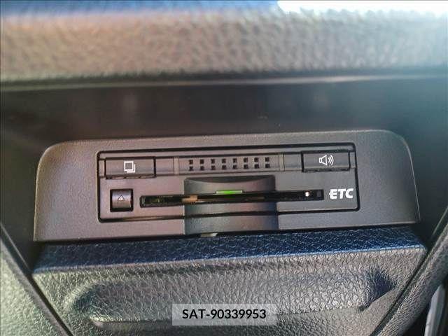 Toyota VOXY 2016-03 370325-15