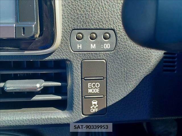 Toyota VOXY 2016-03 370325-11