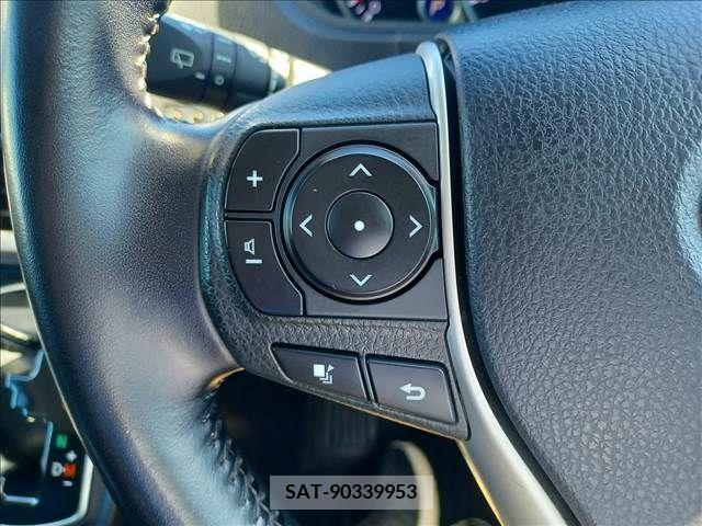 Toyota VOXY 2016-03 370325-18