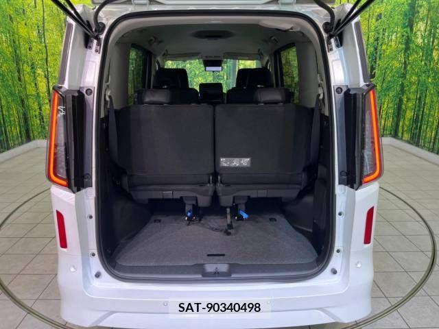 Nissan SERENA 2022-12 338549-10