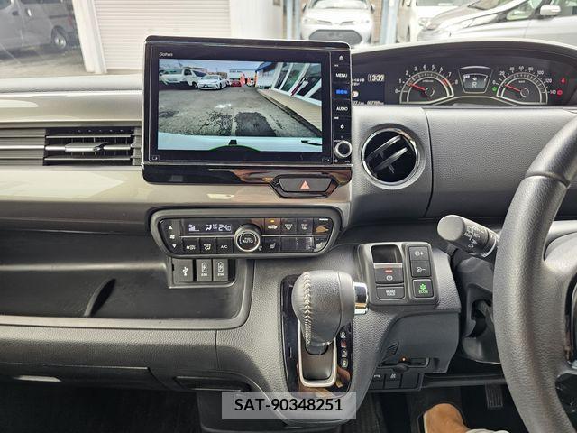 Honda N BOX CUSTOM 2022-01 365002-11
