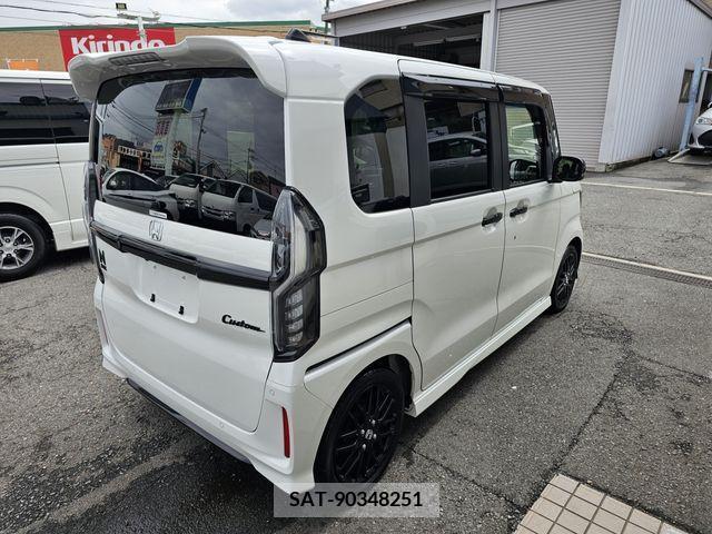 Honda N BOX CUSTOM 2022-01 365002-1