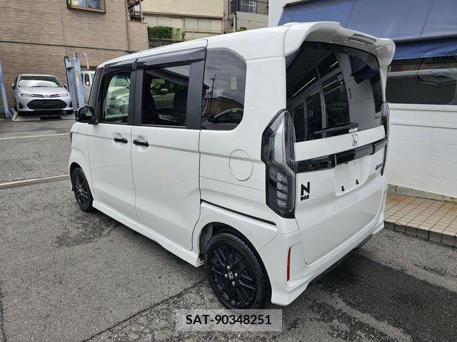 Honda N BOX CUSTOM 2022-01 365002-2