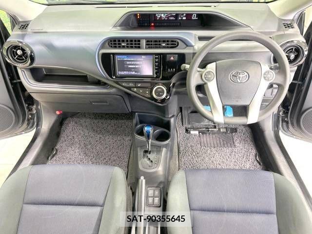 Toyota AQUA 2015-06 260650-1