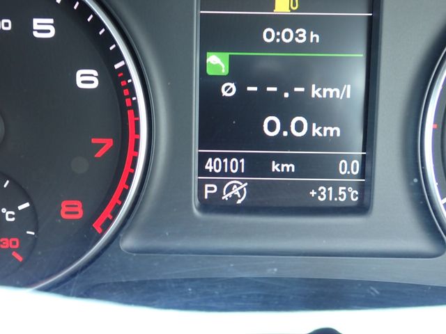 Audi Q3 2015-08 13193-13