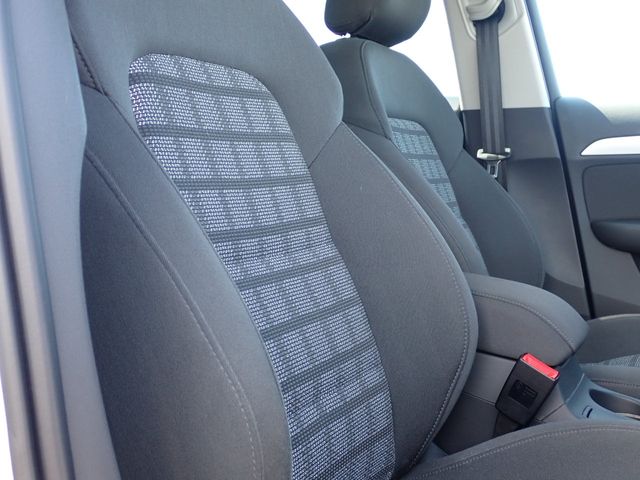 Audi Q3 2015-08 13193-20