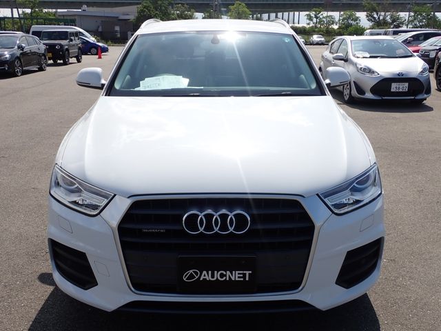 Audi Q3 2015-08 13193-4