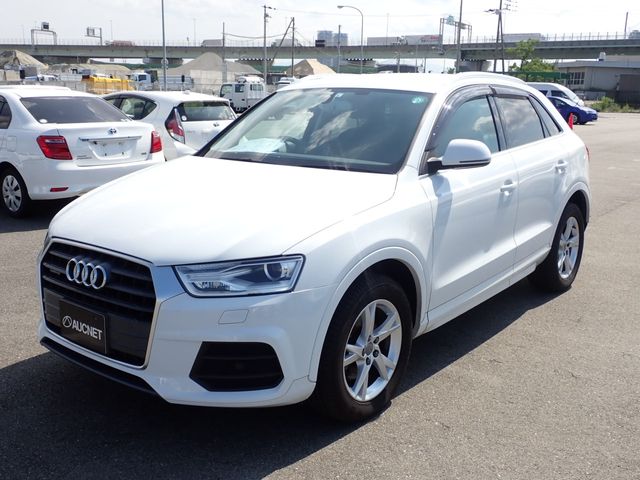 Audi Q3 2015-08 13193-6