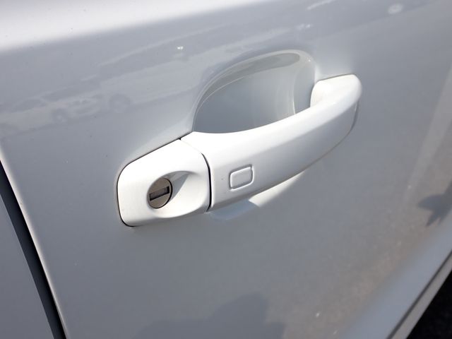 Audi Q3 2015-08 13193-11