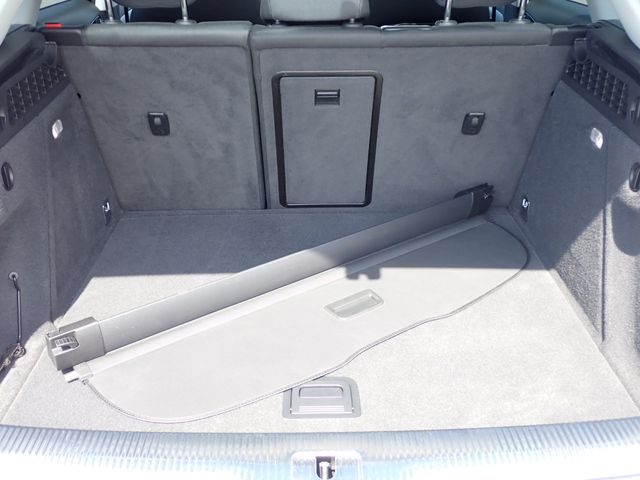 Audi Q3 2015-08 13193-23