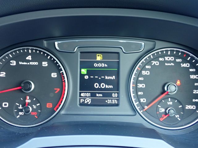 Audi Q3 2015-08 13193-12