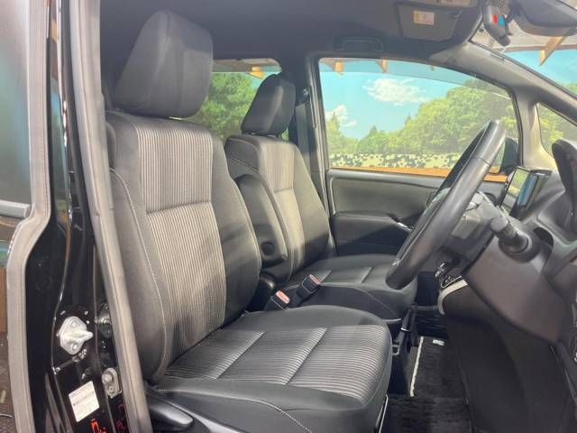 Toyota VOXY 2019-01 20920-7