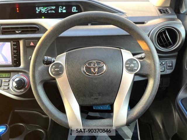 Toyota AQUA 2014-10 356349-11