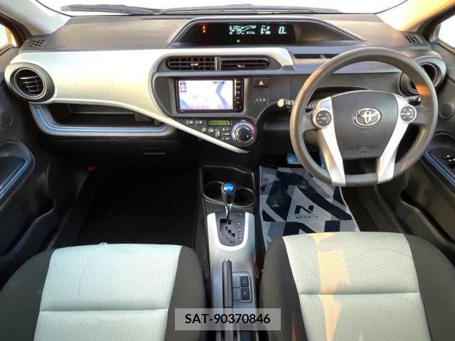 Toyota AQUA 2014-10 356349-1