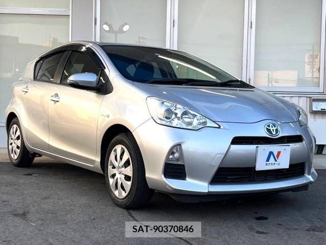 Toyota AQUA 2014-10 356349-16